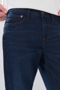 Jean 90´S infaltables azul intenso con bota recta y tiro bajo
