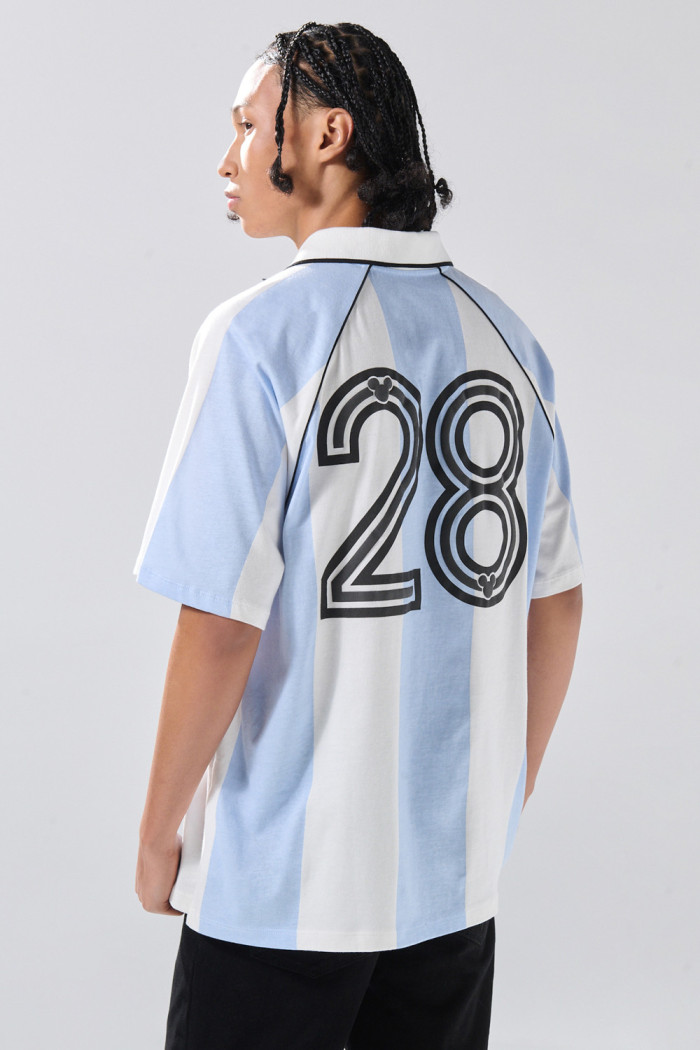 Camiseta crema a rayas con cuello polo y arte de Mickey
