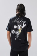 Camiseta negra con cuello redondo y diseños de Mickey
