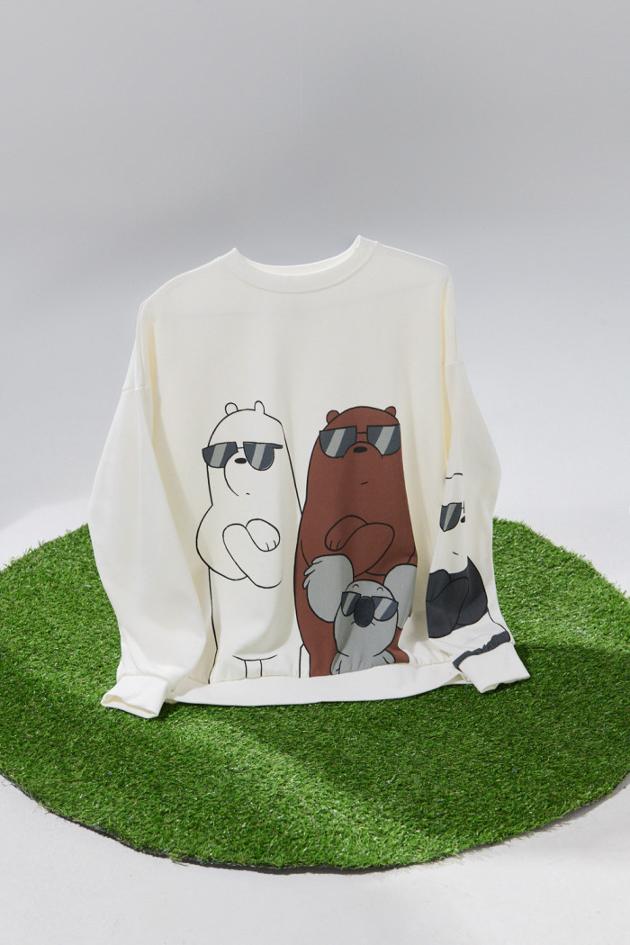 Buzo oversize crema de Osos Escandalosos cuello redondo