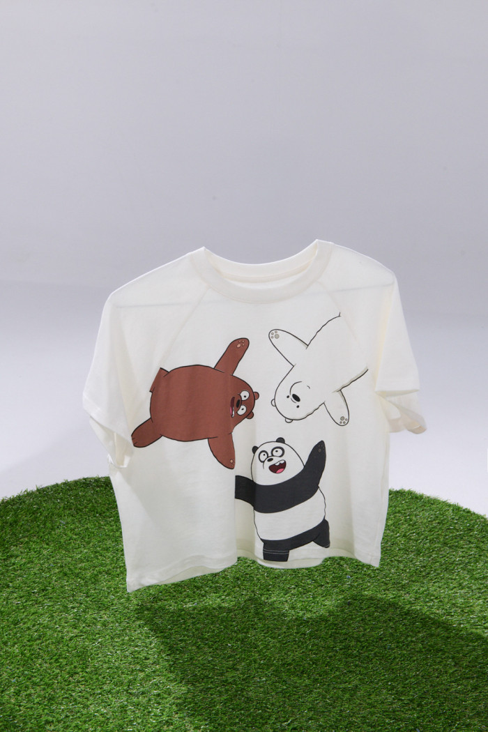 Camiseta de Osos Escandalosos crema con manga ranglan