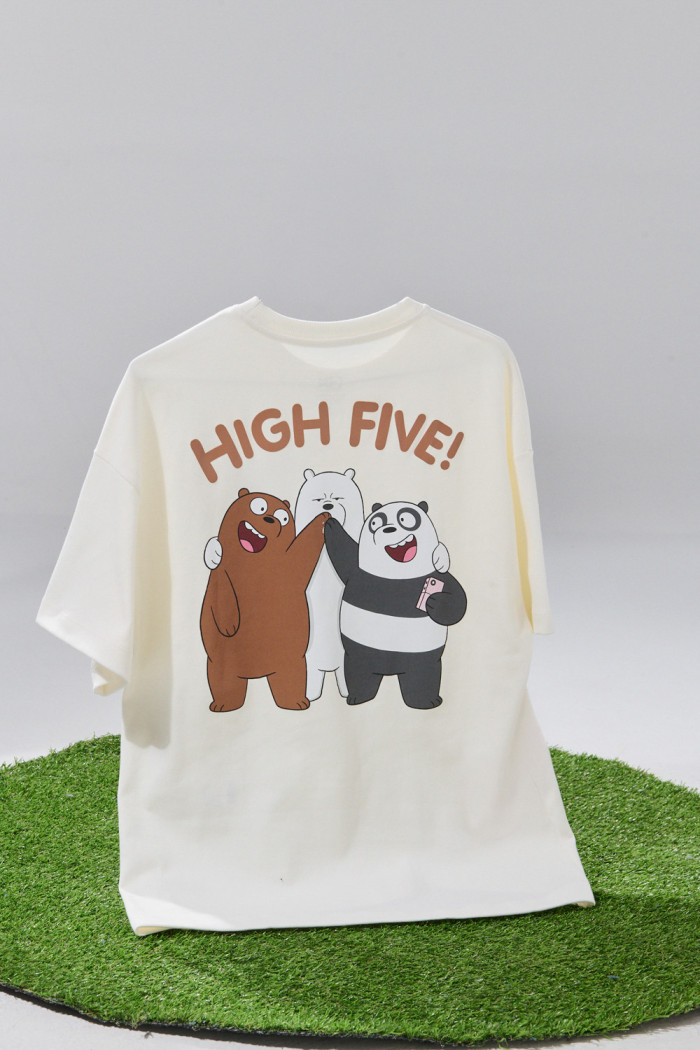 Camiseta oversize crema cuello redondo de Osos Escandalosos