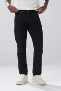 Jean negro slim infaltables con tiro bajo y 5 bolsillos
