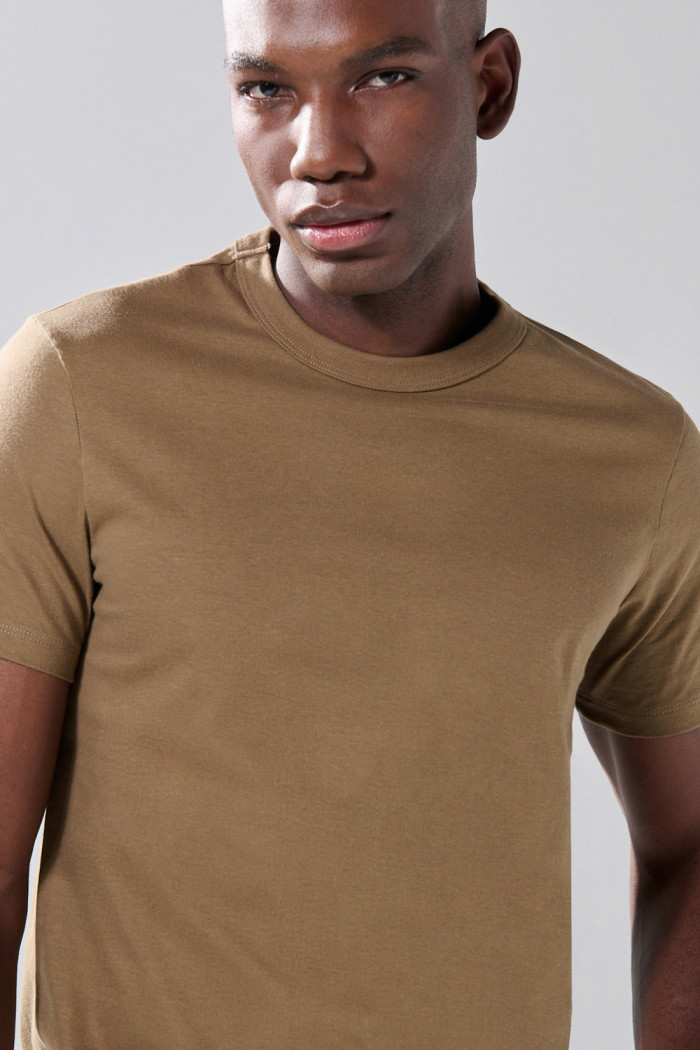 Camiseta en algodón infaltables unicolor con manga corta
