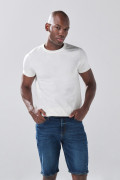 Bermuda de jean slim infaltables azul oscura con tiro bajo
