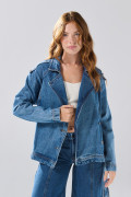 Chaqueta de jean tipo gabán azul medio con cinturón
