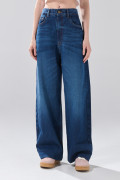 Jean baggy infaltables azul oscuro con bota ancha
