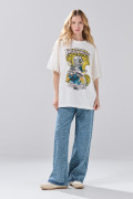 Camiseta oversize manga corta crema con arte de Megadeth