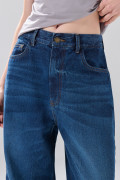 Jean azul baggy infaltables con bota ancha y tiro medio
