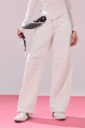 Jean tiro bajo barrel crema con bota ancha de Polka Dots
