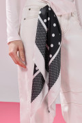 Jean tiro bajo barrel crema con bota ancha de Polka Dots
