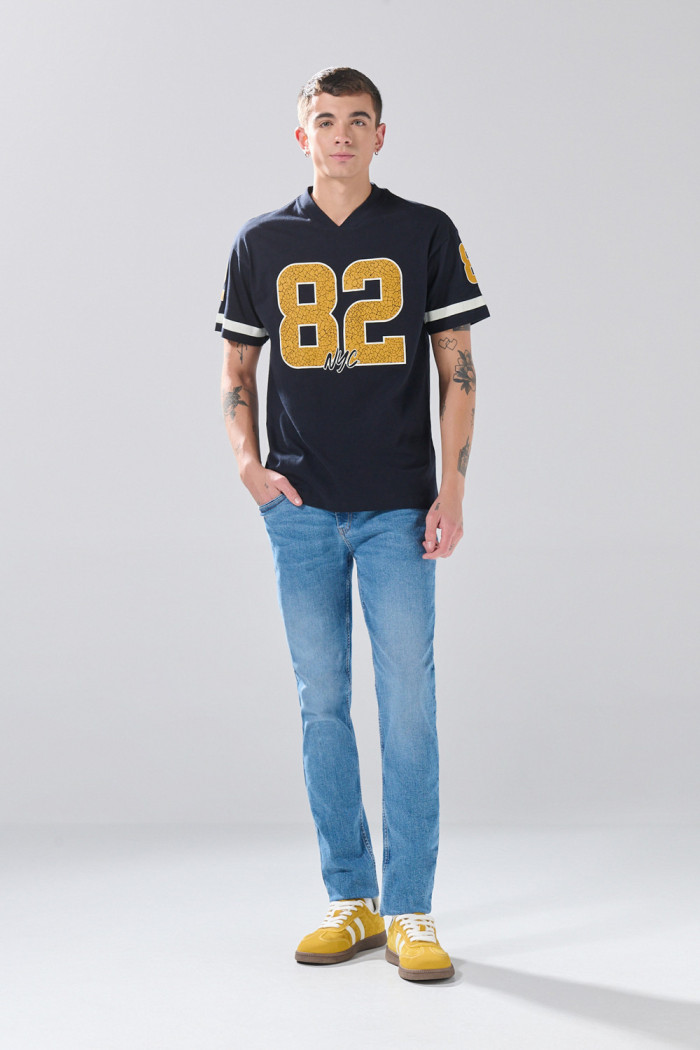 Jean skinny infaltables tiro bajo azul medio con desgastes
