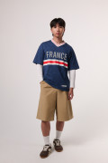 Camiseta azul con arte college de Fan Edition y cuello V
