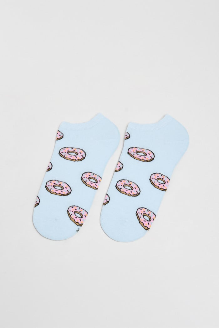 Medias azules claras tobilleras con diseños de donuts
