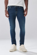 Jean azul oscuro skinny infaltables con tiro bajo y bolsillos
