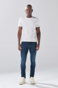 Jean azul oscuro skinny infaltables con tiro bajo y bolsillos
