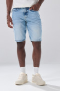 Bermuda azul clara de jean slim infaltables con tiro bajo

