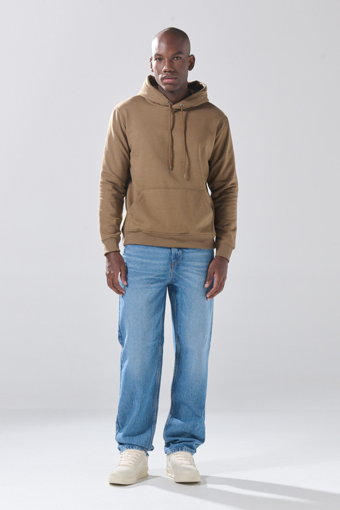 Jean azul baggy infaltables con tiro medio y bota ancha
