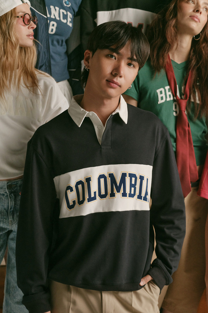 Buzo cuello polo oversize azul intenso college de Fan Edition
