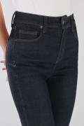 Jean azul súper skinny infaltables con tiro súper alto
