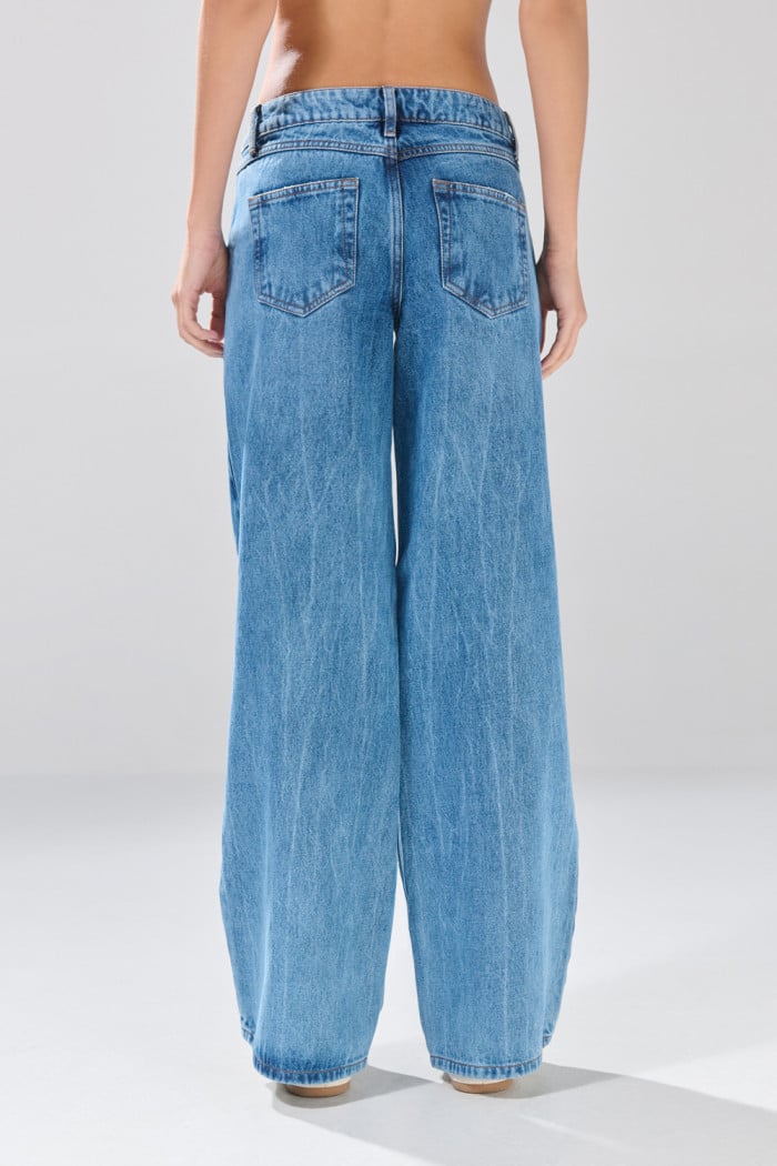 Jean open leg infaltables azul bota ancha con tiro bajo
