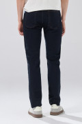 Jean slim infaltables azul intenso con bolsillos y tiro bajo
