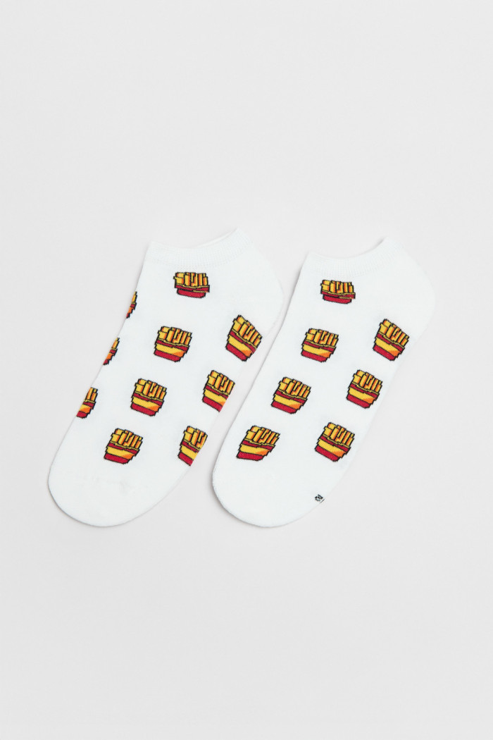 Medias tobilleras cremas con diseños de papitas fritas 
