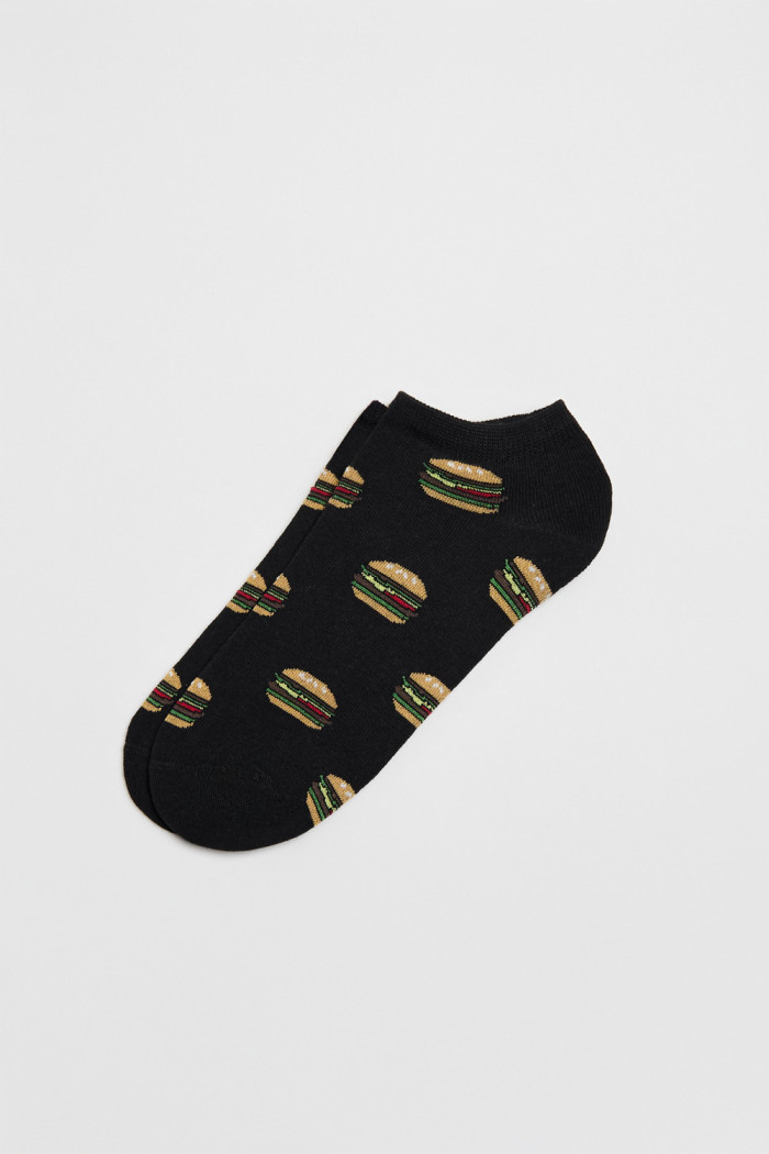 Medias negras tobilleras con diseños de hamburguesas
