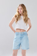 Short de jean azul claro súper tiro alto con desgastes
