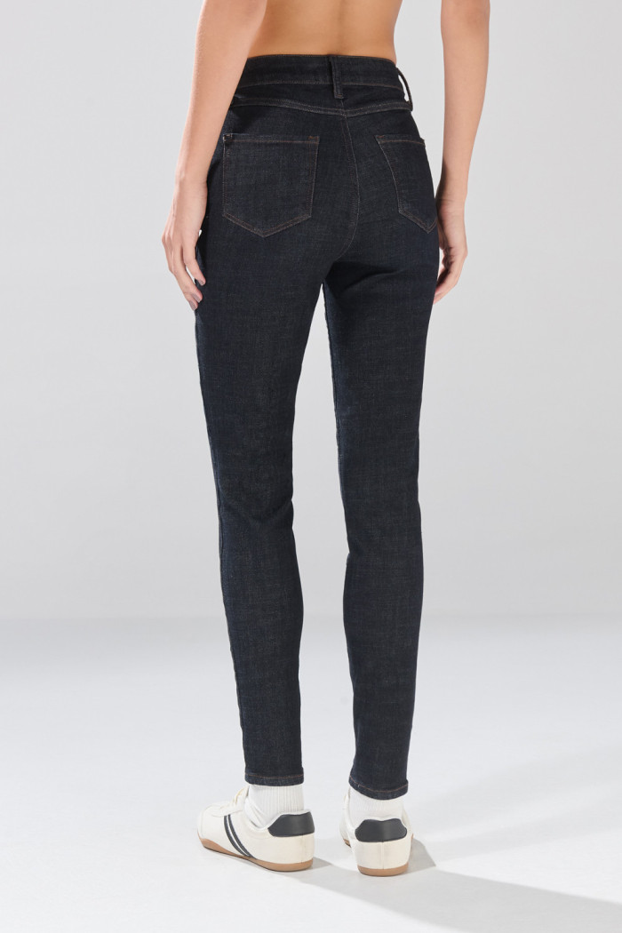 Jean súper skinny infaltables azul con tiro súper alto
