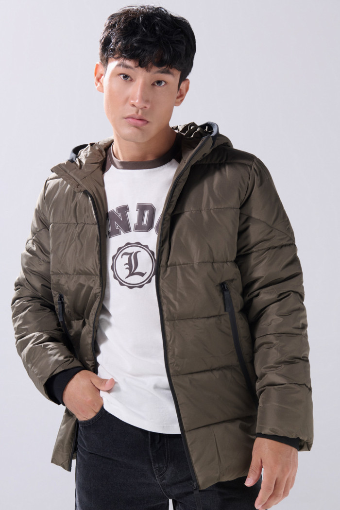 Chaqueta unicolor acolchada con cremallera y capota