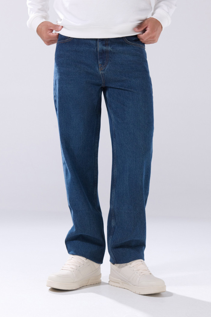 Jean azul oscuro baggy bota ancha infaltables con tiro medio
