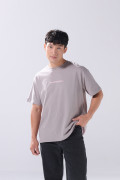 Camiseta gris oversize manga corta con arte de Baum Festival
