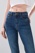 Jean azul oscuro push up infaltables con realce y tiro alto
