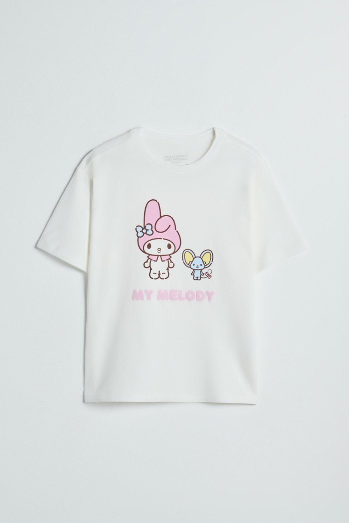 Camiseta crema clara manga corta con arte de My Melody