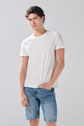 Bermuda slim infaltables azul de jean tiro bajo con desgastes
