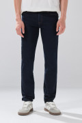 Jean tiro bajo slim azul intenso infaltables con costuras
