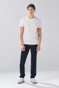 Jean tiro bajo slim azul intenso infaltables con costuras
