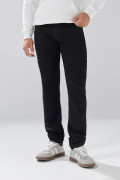 Jean negro slim infaltables con cremallera y tiro bajo
