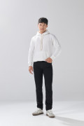 Jean negro slim infaltables con cremallera y tiro bajo
