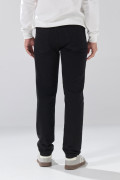 Jean negro slim infaltables con cremallera y tiro bajo
