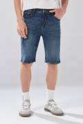 Bermuda azul oscura slim de jean infaltables con tiro bajo
