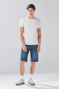 Bermuda azul oscura slim de jean infaltables con tiro bajo
