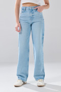 Jean azul claro infaltables 90´S bota recta con tiro alto
