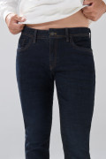 Jean skinny infaltables tiro bajo azul intenso con costuras
