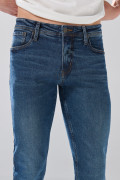 Jean slim infaltables tiro bajo azul oscuro con bolsillos
