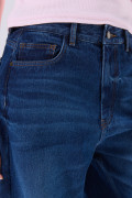 Jean infaltables baggy azul oscuro tiro medio con bota ancha
