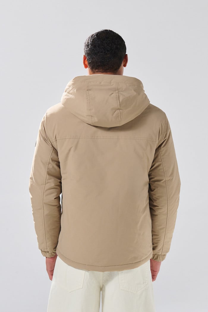 Chaqueta acolchada unicolor de Poetry con capota y bolsillos 
