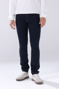 Jean azul intenso slim infaltables con bolsillos y tiro bajo
