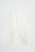 Jean loose crema de Poetry con tiro bajo y bota ancha